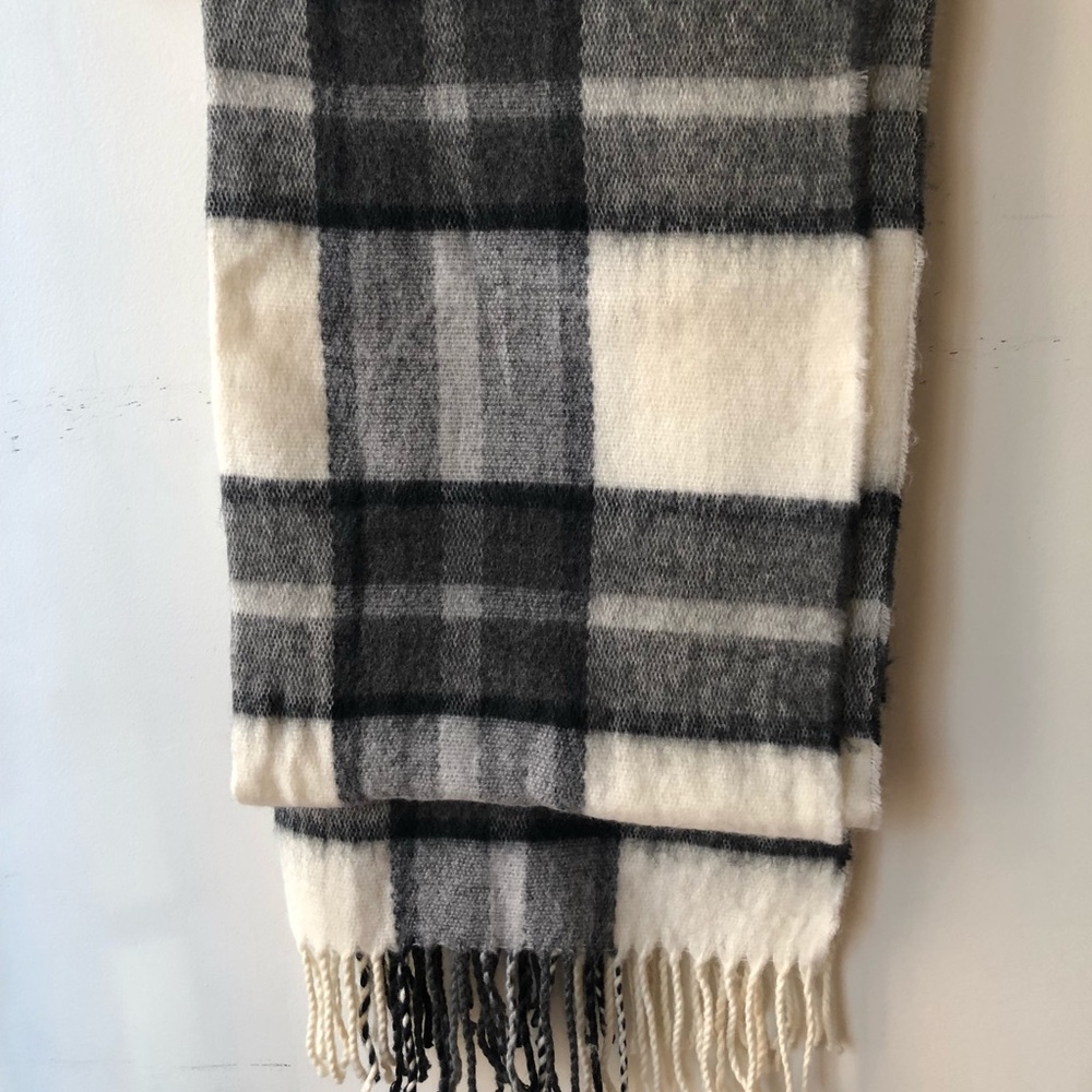 Scarf - Picture 2 of 3
